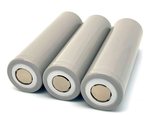 निम्न तापमान 3.7v Inr21700 4000mah उच्च डिस्चार्ज दर 40a लंबे चक्र जीवन 1000 चक्र लिथियम आयन 21700 बैटरी सेल
